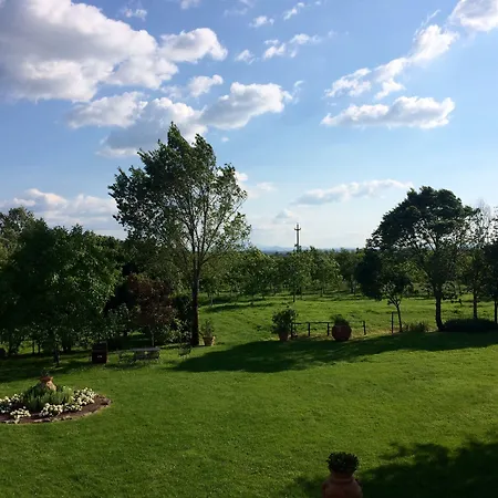 莫纳斯泰罗圣西尔韦斯特罗酒店